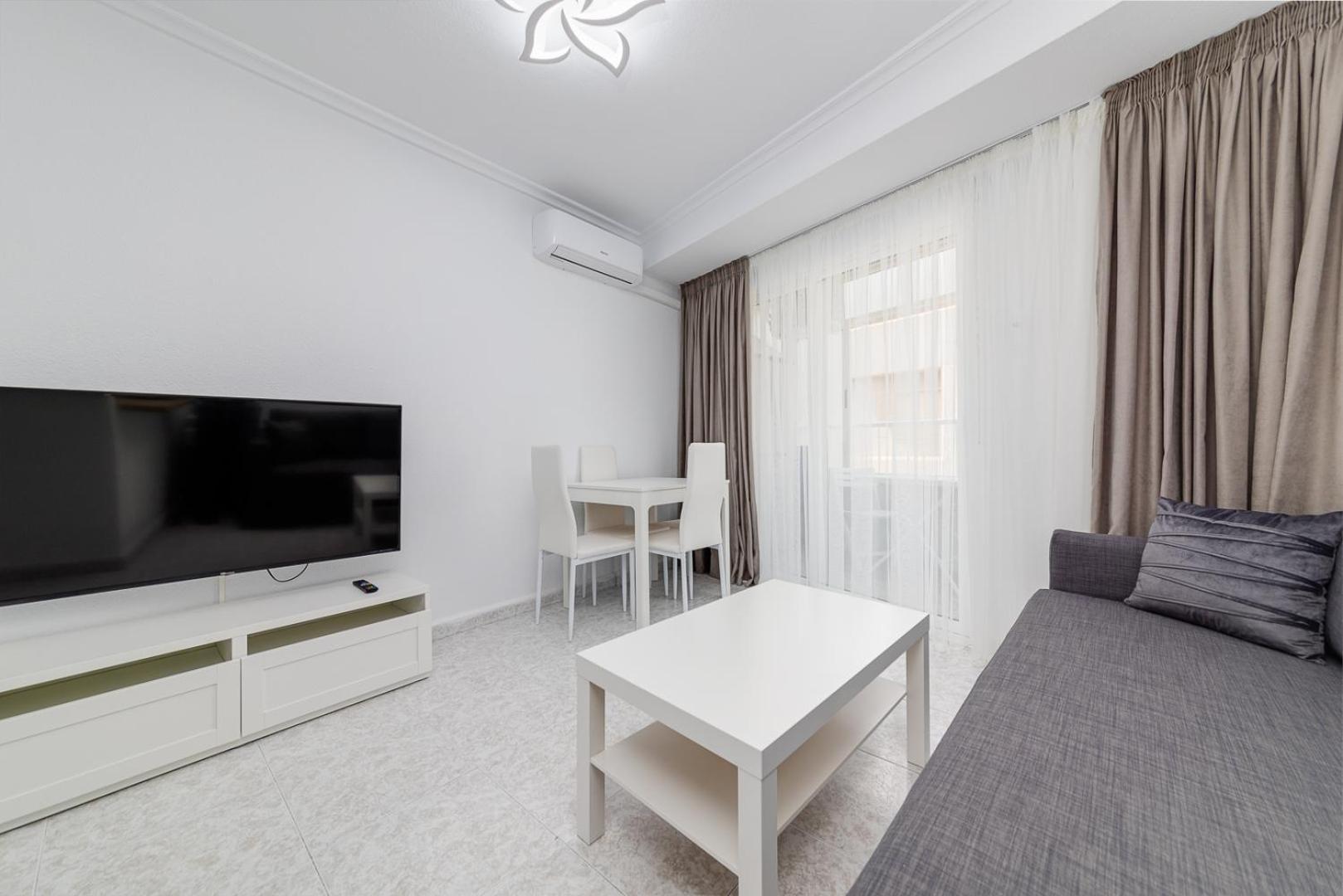 Calle Concordia 86, Two Bedroom Apartment, Up To 6 Guests, Near Del Cura Beach,Supermarket Mercadona And Central Bus Station Torrevieja Exterior foto